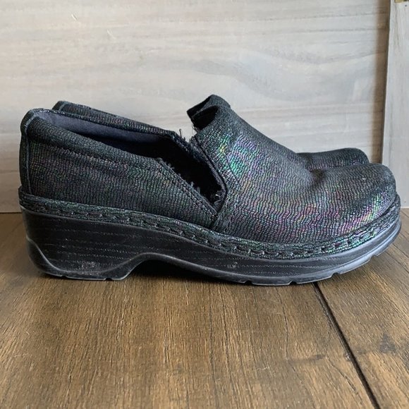 Klogs Slip Resistant Metallic Nursing Clogs - 7.5M - Picture 3 of 5